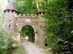 Radfahrer im Gartenreich Dessau-Wörlitz (c) AugustusTours